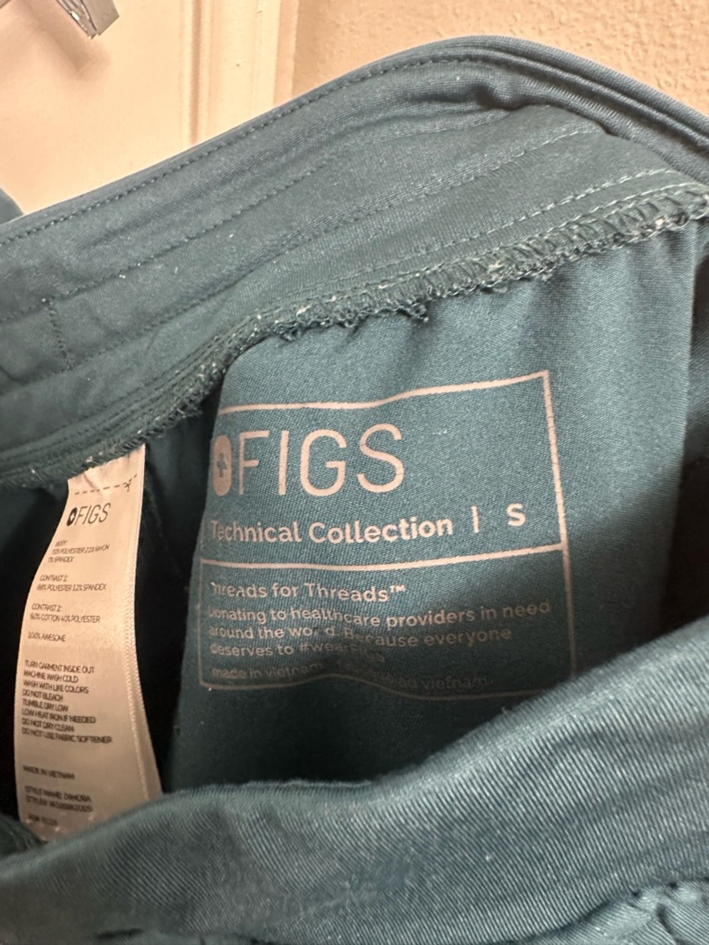 FIGS Zamora Jogger Set, Top XS, Bottoms S - Picture 3 of 4